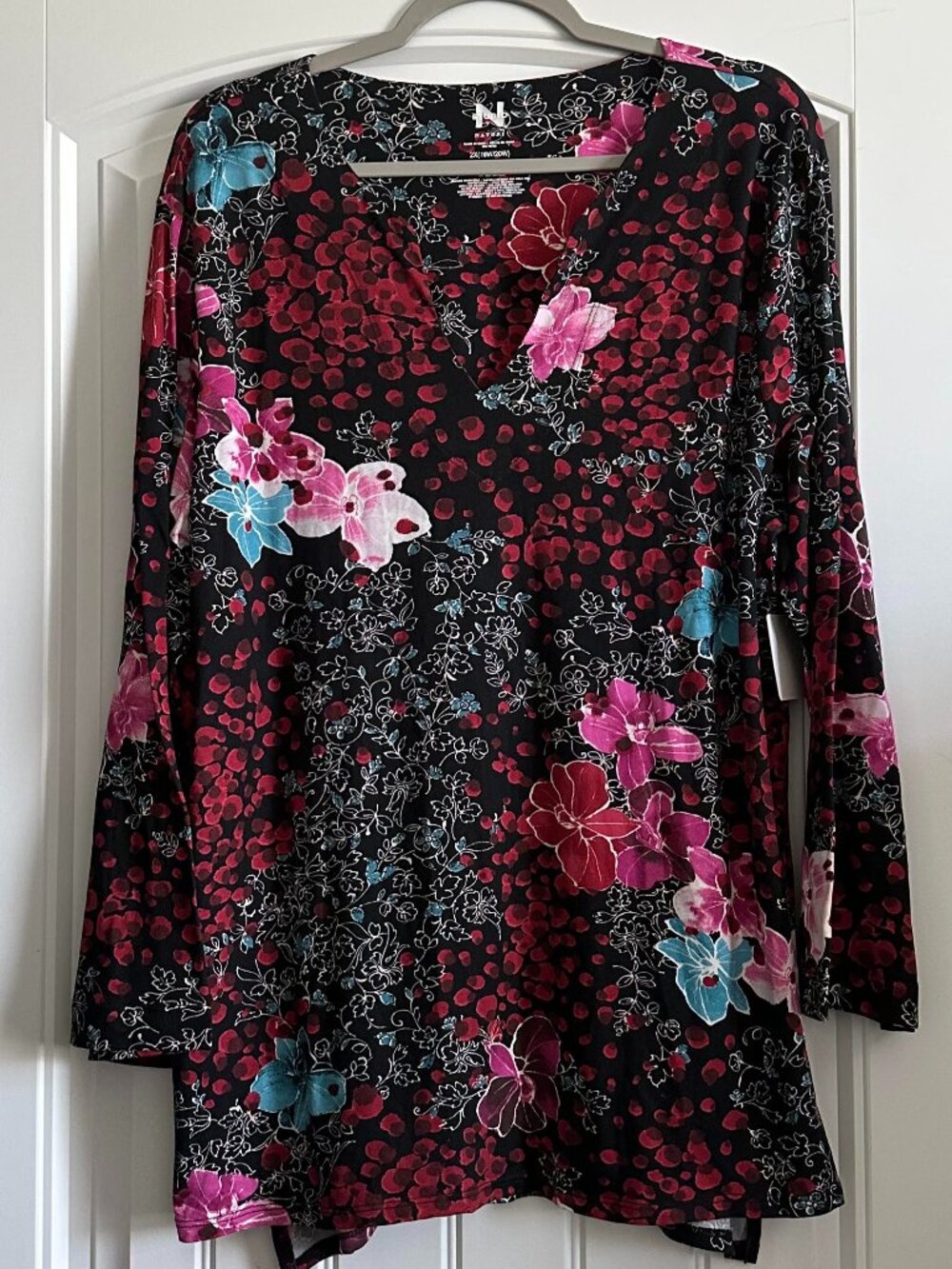 Plus Size NWT Natori Floral Colorful Top 2X